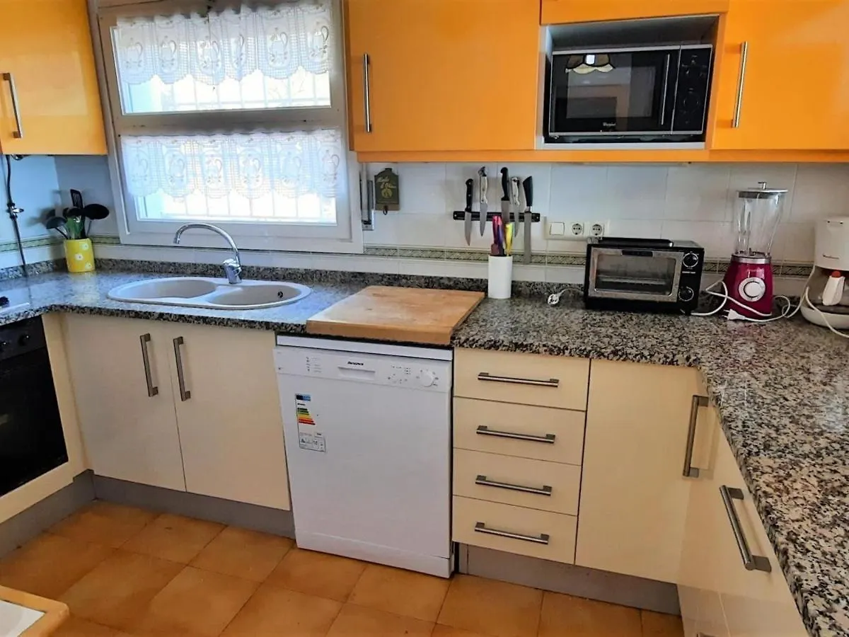 Apartament Amplio Apartamento En Llanca Con Vista Al Mar, Terraza, Aparcamiento Y Animales Permitidos - Es-170-6