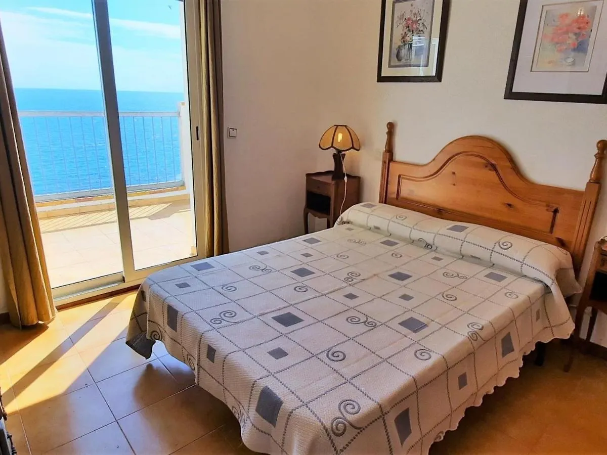 Apartment Amplio Apartamento En Llanca Con Vista Al Mar, Terraza, Aparcamiento Y Animales Permitidos - Es-170-6