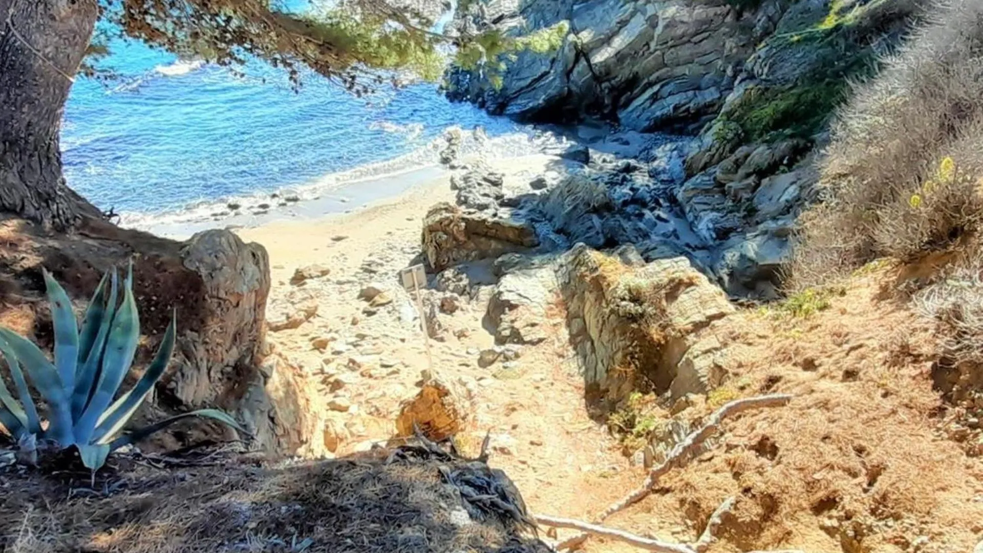 Amplio Apartamento En Llanca Con Vista Al Mar, Terraza, Aparcamiento Y Animales Permitidos - Es-170-6
