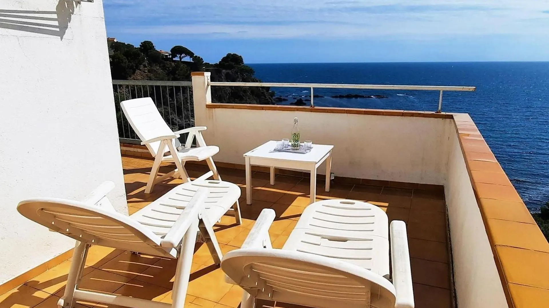 Appartamento Amplio Apartamento En Llanca Con Vista Al Mar, Terraza, Aparcamiento Y Animales Permitidos - Es-170-6